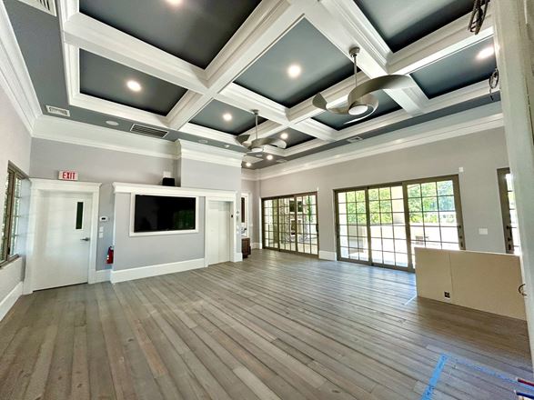 Class A Office/Showroom Building With Direct Frontage On Hwy 278