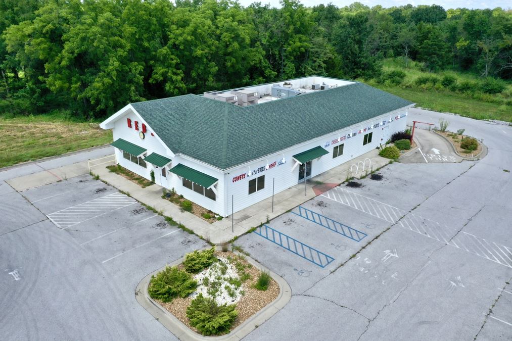 4,568' Restaurant For Sale with Drive Thru on Sunshine Street