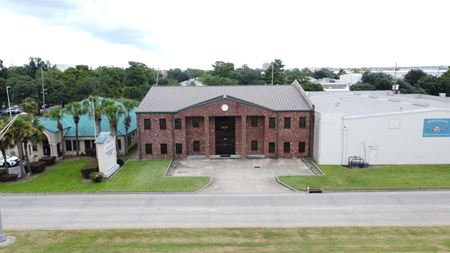 Photo of commercial space at 1521 Dickory Avenue in Elmwood