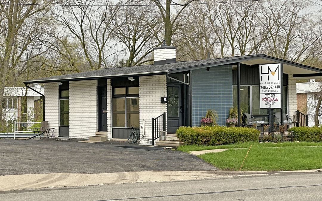 32300 Grand River Ave