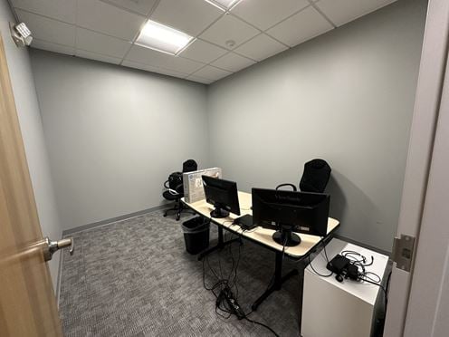 551 Square Foot Office Space