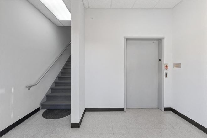 Midpark Road 2,600-22,000 SF Avail. Bus/Ind Park