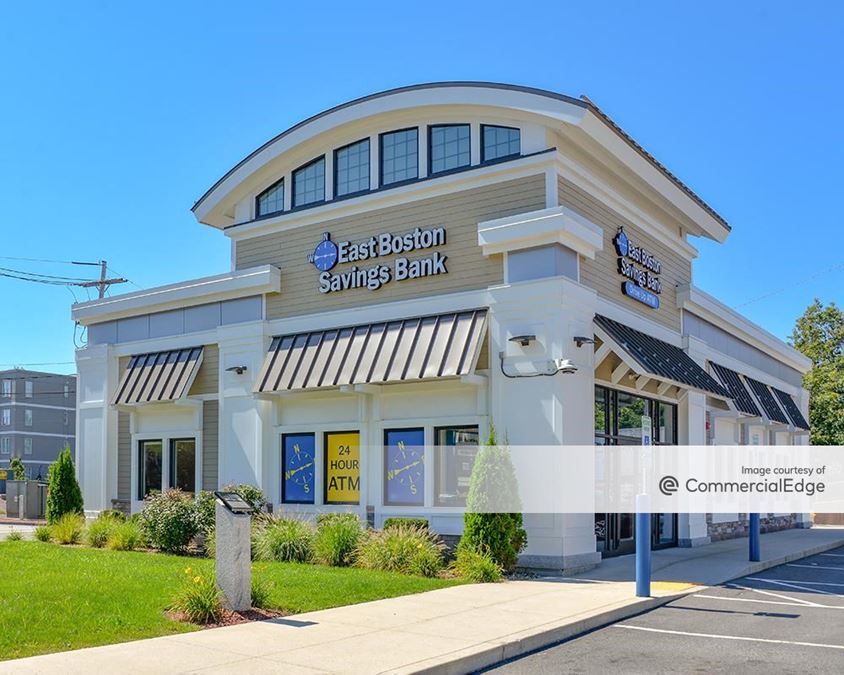The Shops at Lynnfield 24 Broadway Retail Building