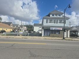 1758 Clinton St - 4,109+/- SF Mixed-Use Space