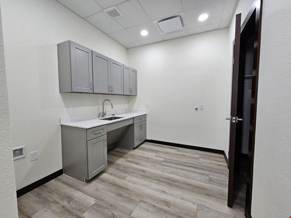 5151 Meadow Ranch Suite 105 Richmond, TX 77407