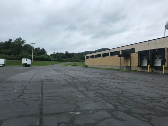 Warehouse / Light Industrial / Flex FOR LEASE