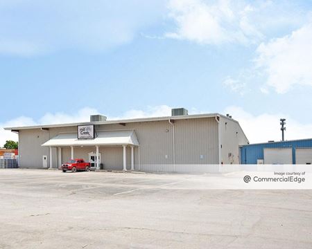 Industrial space for Rent at 6201 South 129th East Avenue in Broken Arrow