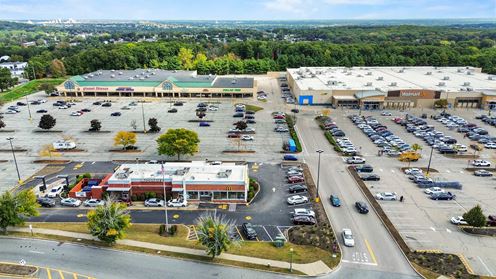 Cranston, RI - Independence Park Shopping Center