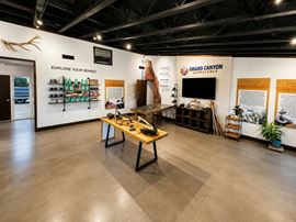 Versatile Flex Building for Warehouse, Retail, and Office