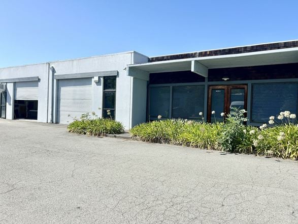 24 Commercial Blvd