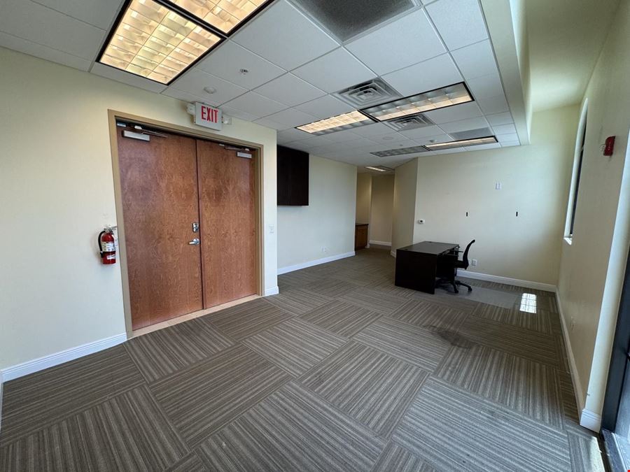 Professional Office 833 SQFT
