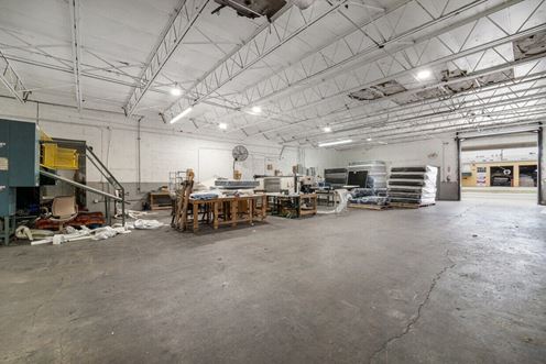 355 W 21 St