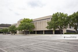 Kemper Lakes Business Center - Two Corporate Drive