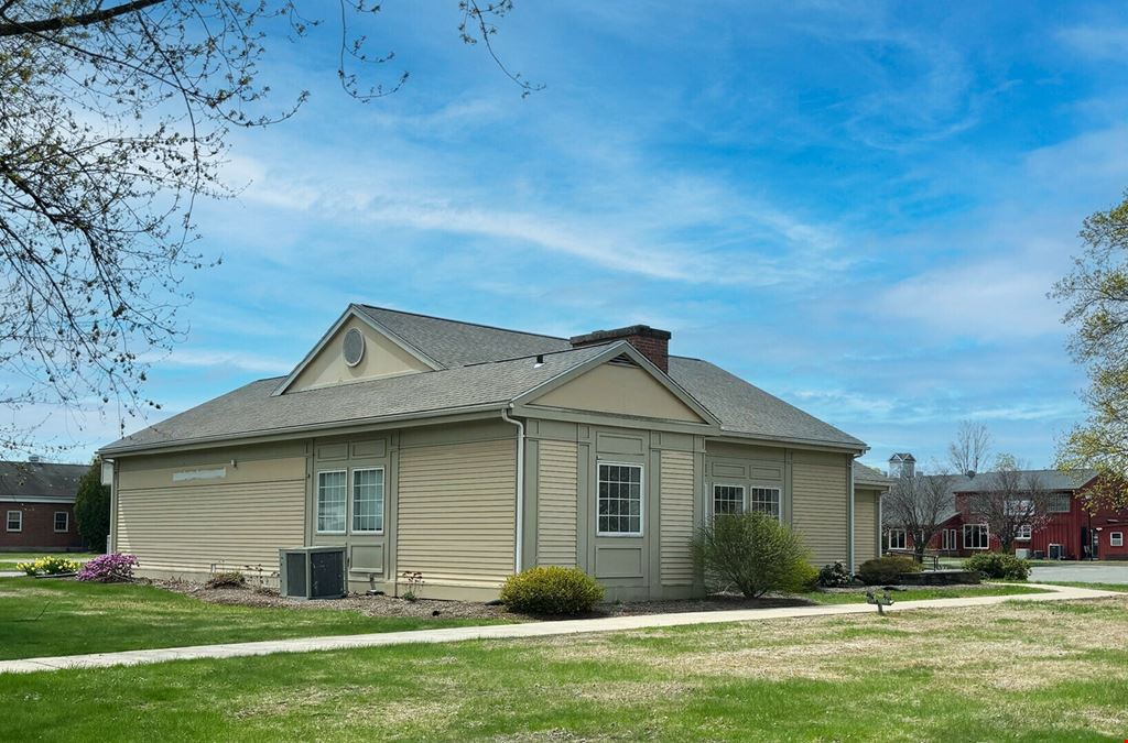 25 E Granby Rd