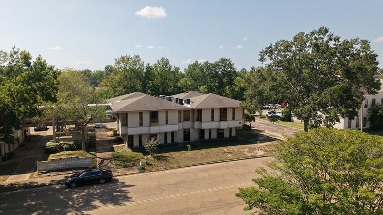 14 NORTHTOWN DRIVE