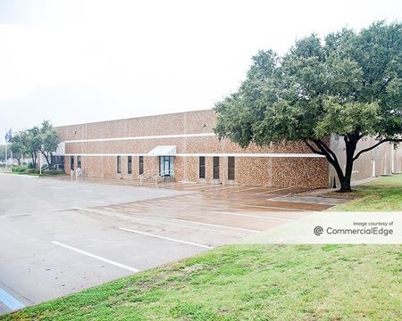 Photo of commercial space at 2727 Realty Road in Carrollton