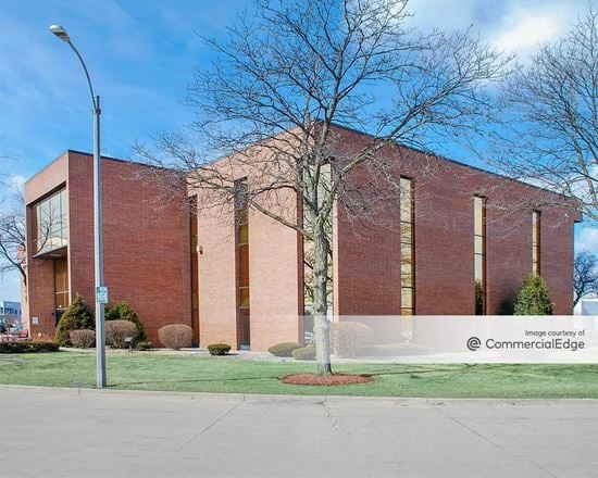 970 N. Oaklawn Avenue