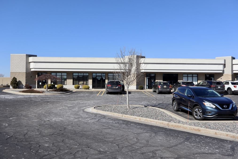 FOR LEASE: 3,000 SF Cardinal Square Professional Office Suite