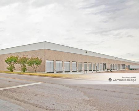 Industrial space for Rent at 4530-4552 Simonton Rd in Farmers Branch