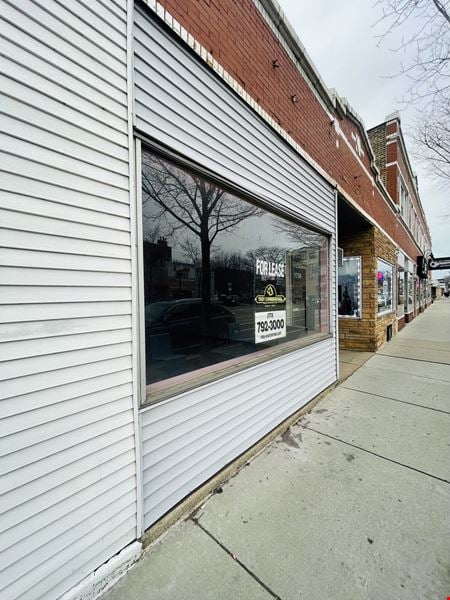 Retail space for Rent at 1756 West Lawrence Avenue in Chicago