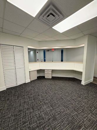 Presidential Circle Office Plaza
