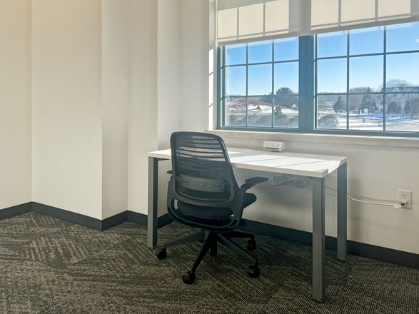 Regus - Delafield - Sun Valley Dr