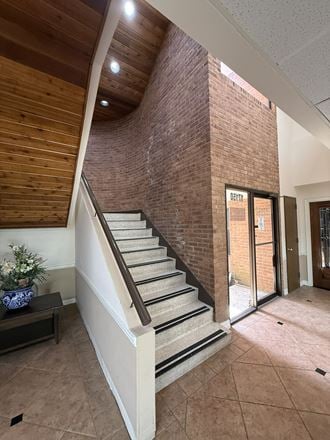 17150 Butte Creek Rd, Houston, TX 77090- 18,847 SF BLDG, 47,916 SF LOT