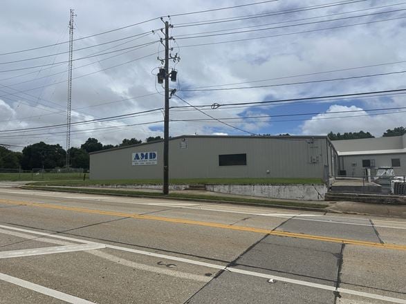 Centrally located Warehouse with Office Space