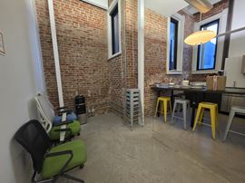 838 North Broadway