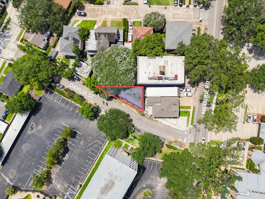 Duplex with Expansion Potential Near I-10 and Metairie Rd