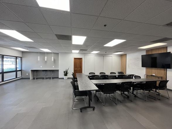 Off 16th Executive Suites - 7600 North 15th Street
