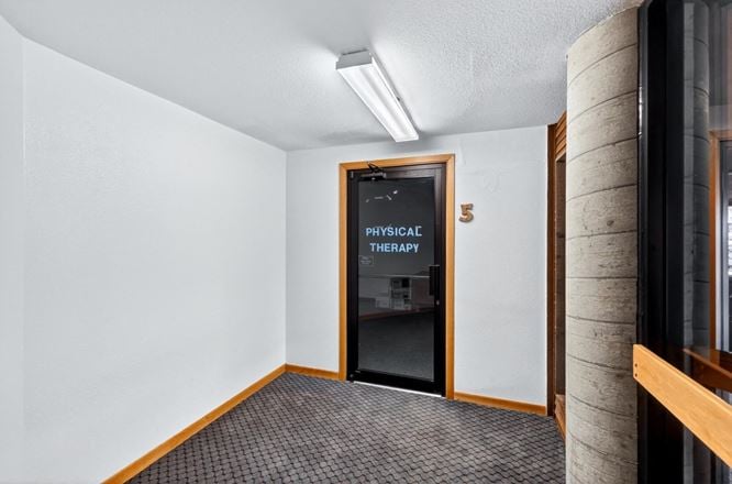 950 W. Ironwood Dr. #5