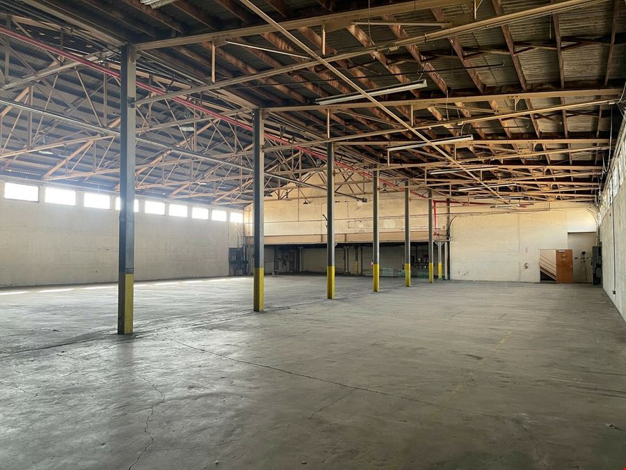 Office/Warehouse Space w/ Large Yard in Fresno, CA
