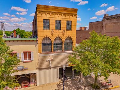 426 E Main St