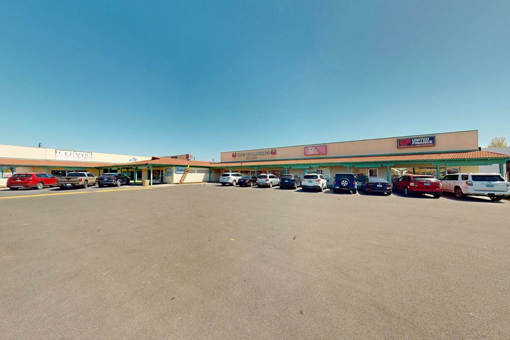 Town & Country Plaza - RETAIL CENTER