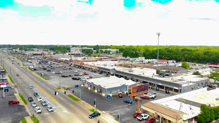 71,287 SF Retail/Office Space For Sale on South Glenstone. - Springfield