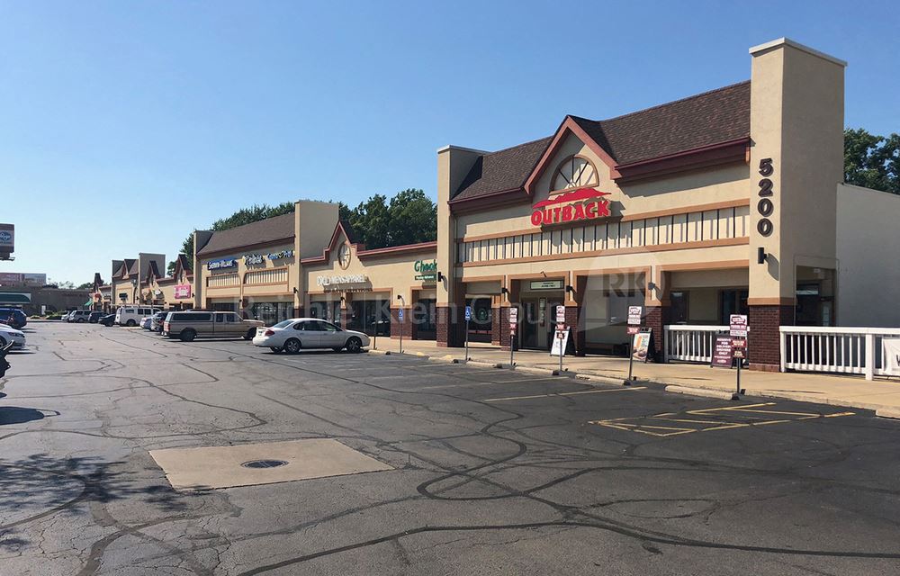 Monroe Street Plaza 52005210 Monroe Street, Toledo, OH Retail Building