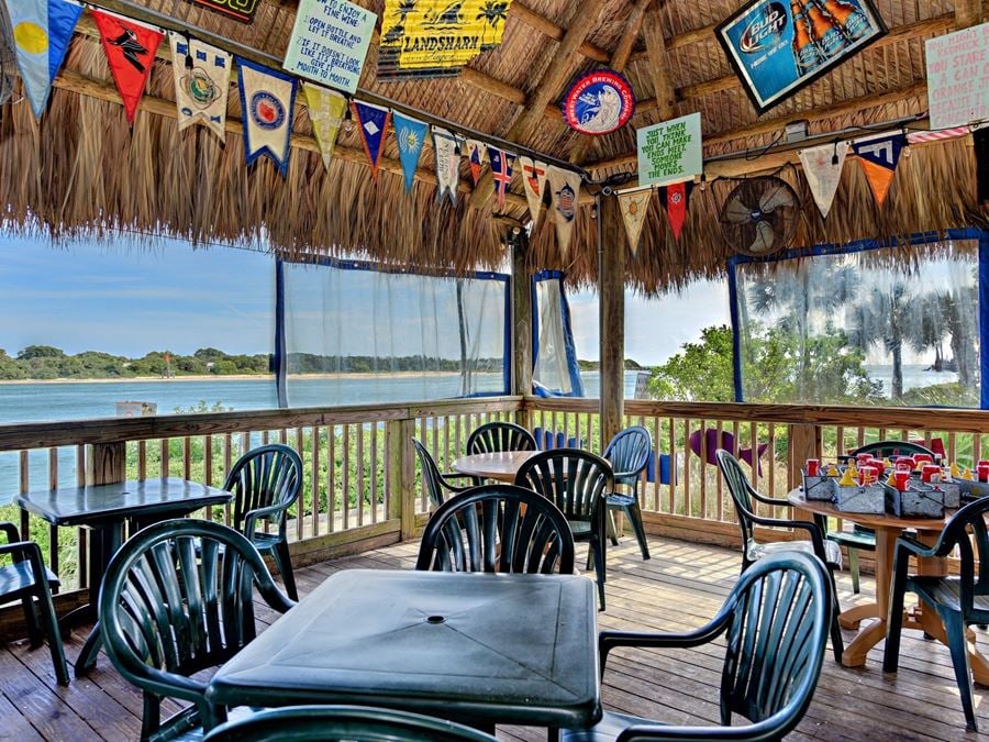 Manatee Island Bar & Grill, Fort Pierce Property & Listing Details