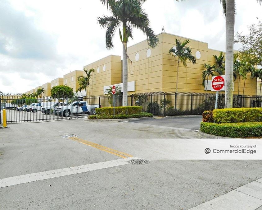 Crossroads at Dolphin Commerce Center - 11230 & 11232 NW 20th Street
