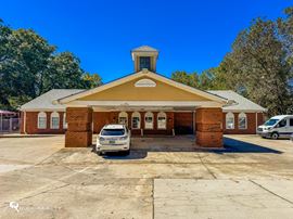 Operating Daycare with FF&E | ±8,270 SF