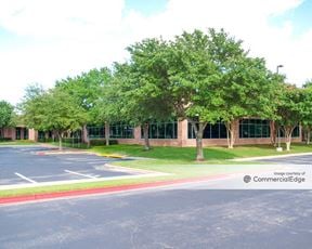 Amber Oaks Corporate Center - Buildings A, B & C
