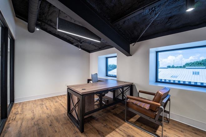 7K SF | Office with W/H | 7th Ave, Ybor City