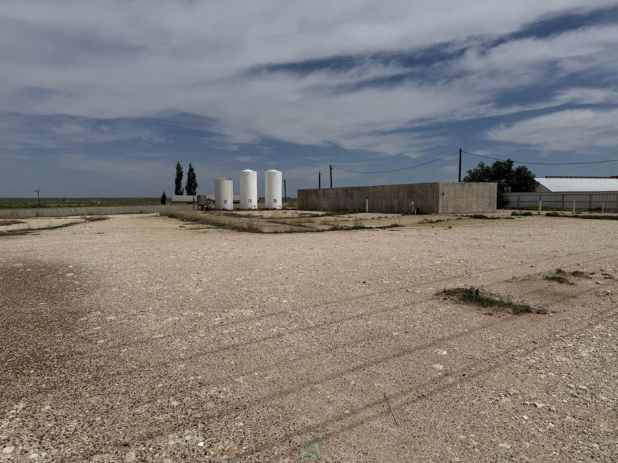 1561 W Hwy 82