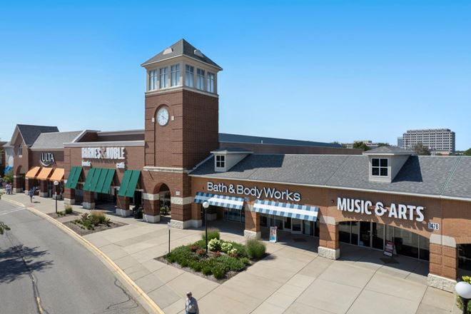 Woodfield Village Green