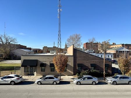 Photo of commercial space at 122 S Saint Clair St in Toledo