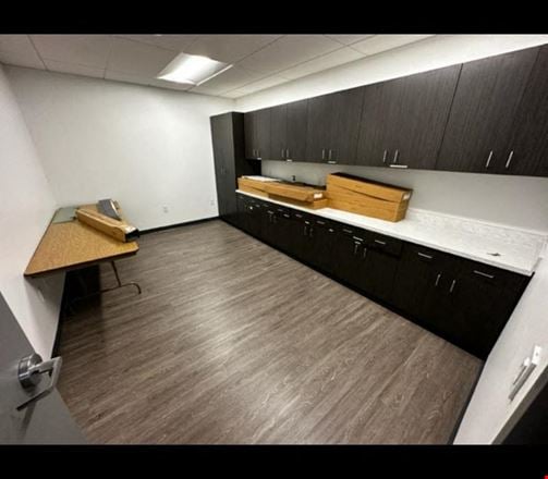 6513 SF Suite 200 Professional and Medical Office Space