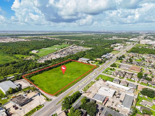 ±6.77-Acre Development Site with ±700 FT Frontage