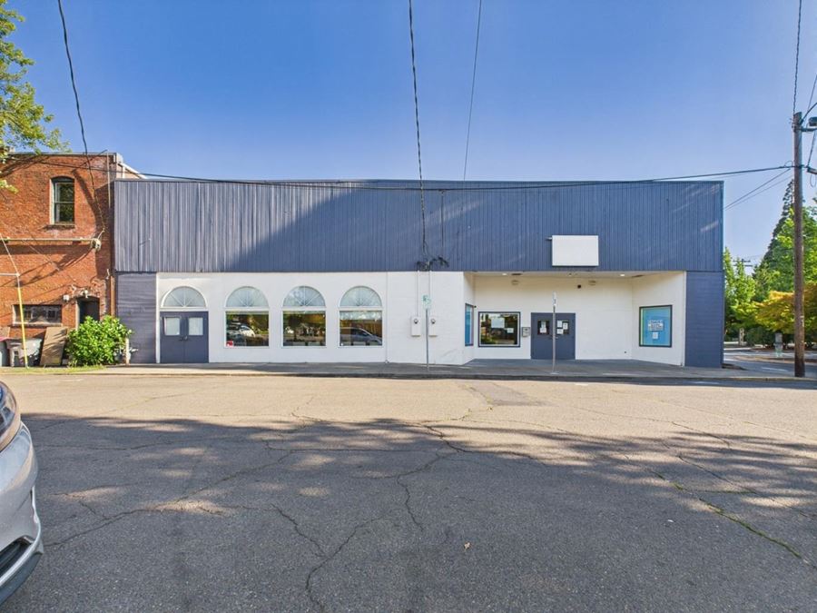118-120 NE 4th St