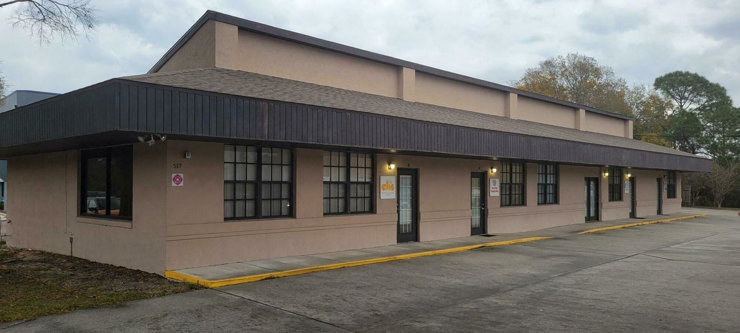 517 Deltona Blvd Offices