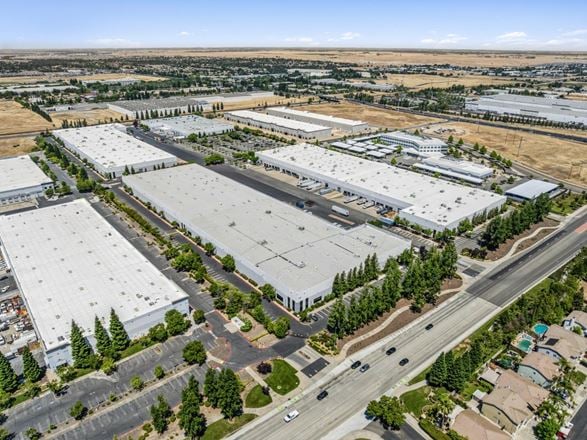 Sierra View Industrial Park Building 4